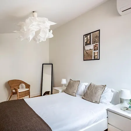 Апартаменты Cozy Ground Floor With Ac And Loft Bedroom By Lisbeyond Лиссабон