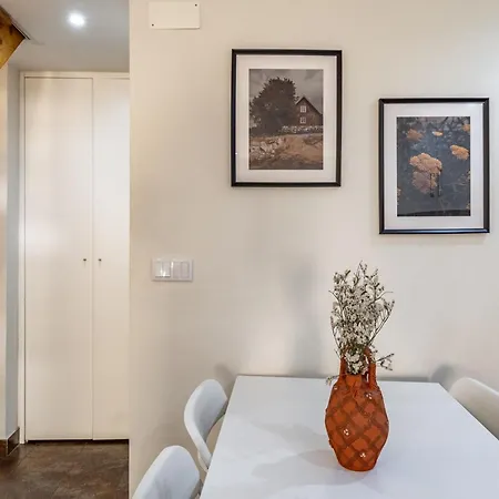 Cozy Ground Floor With Ac And Loft Bedroom By Lisbeyond * Лиссабон