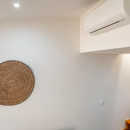 Cozy Ground Floor With Ac And Loft Bedroom By Lisbeyond Appartamento *