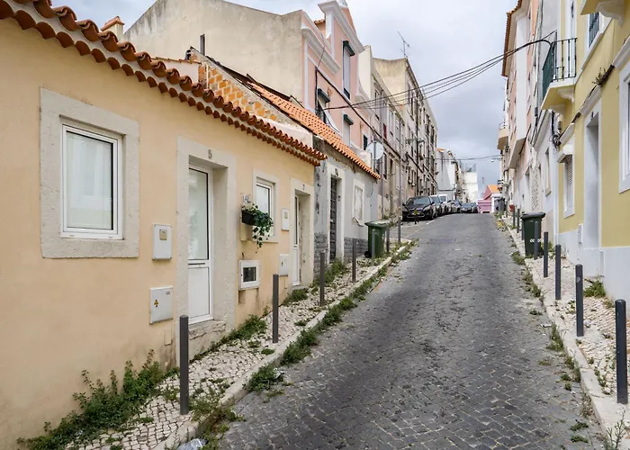 Cozy Ground Floor With Ac And Loft Bedroom By Lisbeyond Διαμέρισμα *