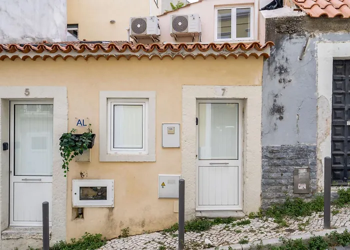 Cozy Ground Floor With Ac And Loft Bedroom By Lisbeyond Lisboa