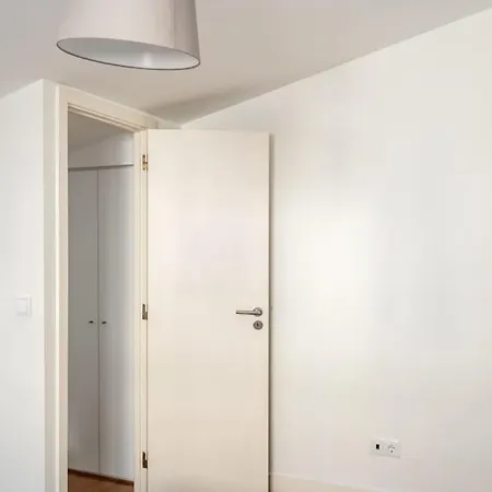 Appartamento Cozy Ground Floor With Ac And Loft Bedroom Lisbona