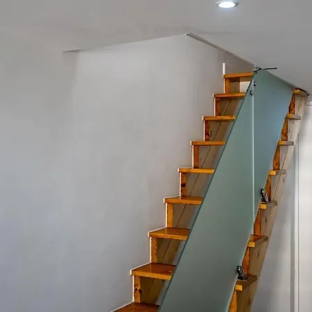 Cozy Ground Floor With Ac And Loft Bedroom Apartament Lizbona