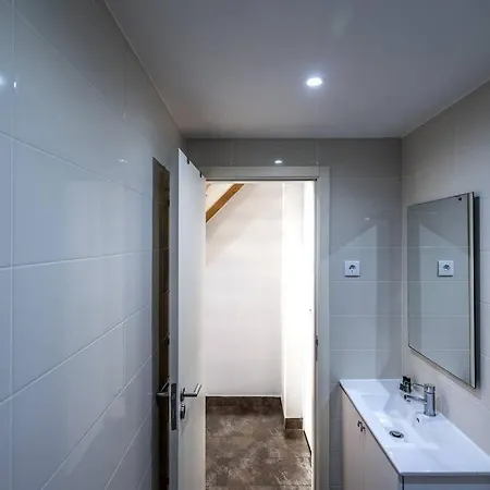 Cozy Ground Floor With Ac And Loft Bedroom *