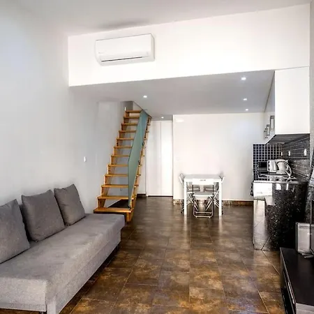 Cozy Ground Floor With Ac And Loft Bedroom Apartment Lisbon