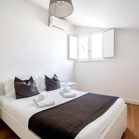 Cozy Ground Floor With Ac And Loft Bedroom *