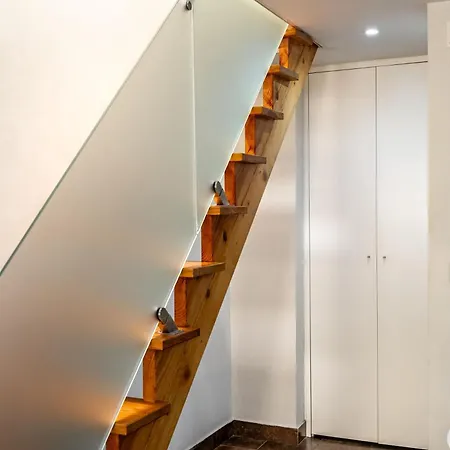 Апартаменты Cozy Ground Floor With Ac And Loft Bedroom By Lisbeyond Лиссабон